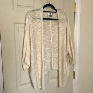 Old Navy XL Adorable Knit Cardigan. Off white.